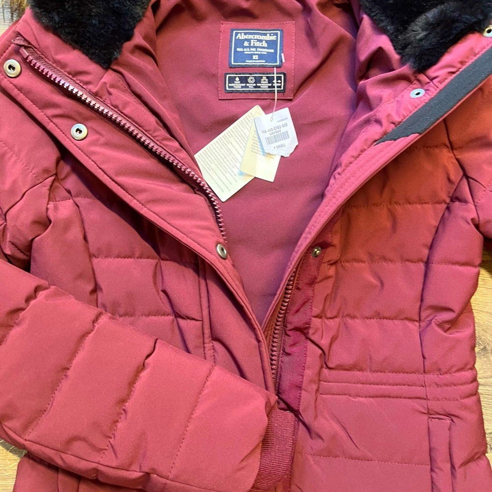 Maroon/burgundy winter coat from Abercrombie & Fitch new with tags.
